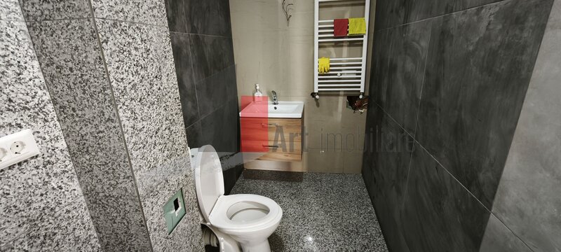 Spatiu usor acomodabil pentru yoga, beauty salon, braserie sau showroom, 143mp