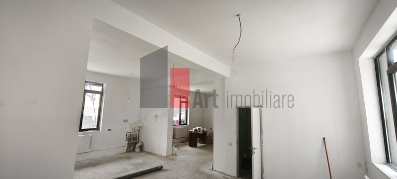 Spatiu usor acomodabil pentru yoga, beauty salon, braserie sau showroom, 143mp
