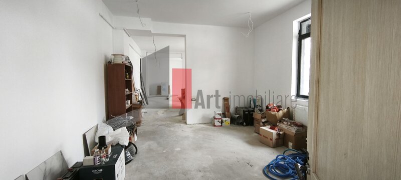 Spatiu usor acomodabil pentru yoga, beauty salon, braserie sau showroom, 143mp